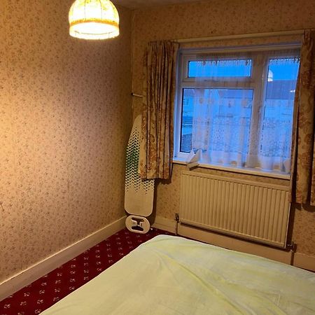 Apartamento Whitby Road House Canvey Island Exterior foto