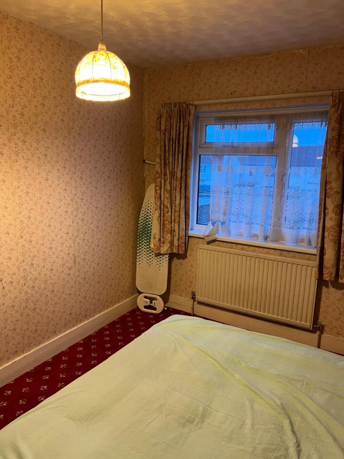 Apartamento Whitby Road House Canvey Island Exterior foto