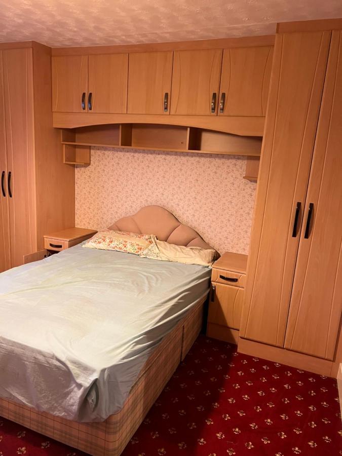 Apartamento Whitby Road House Canvey Island Exterior foto