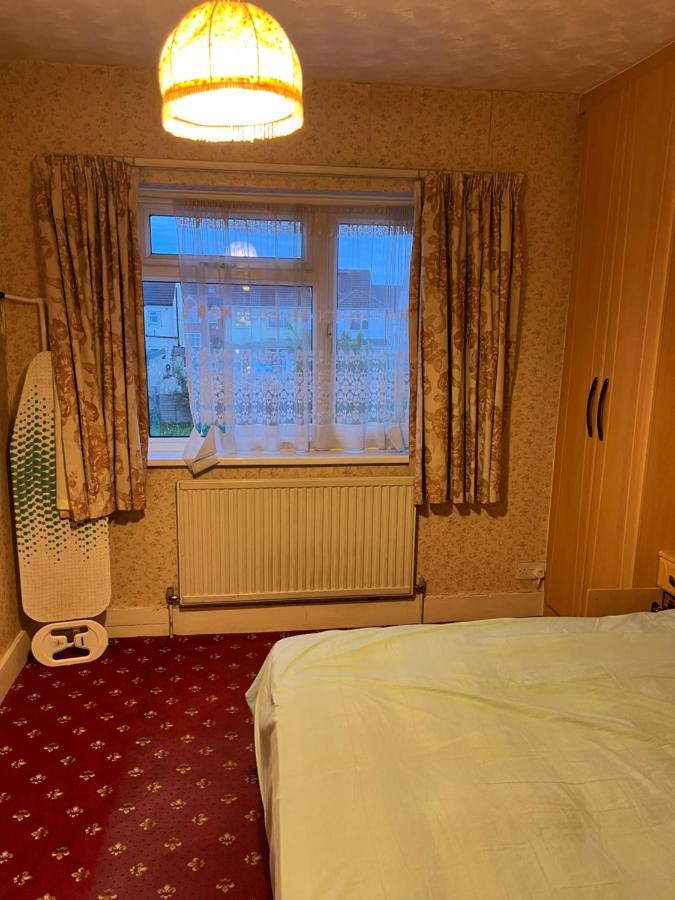 Apartamento Whitby Road House Canvey Island Exterior foto